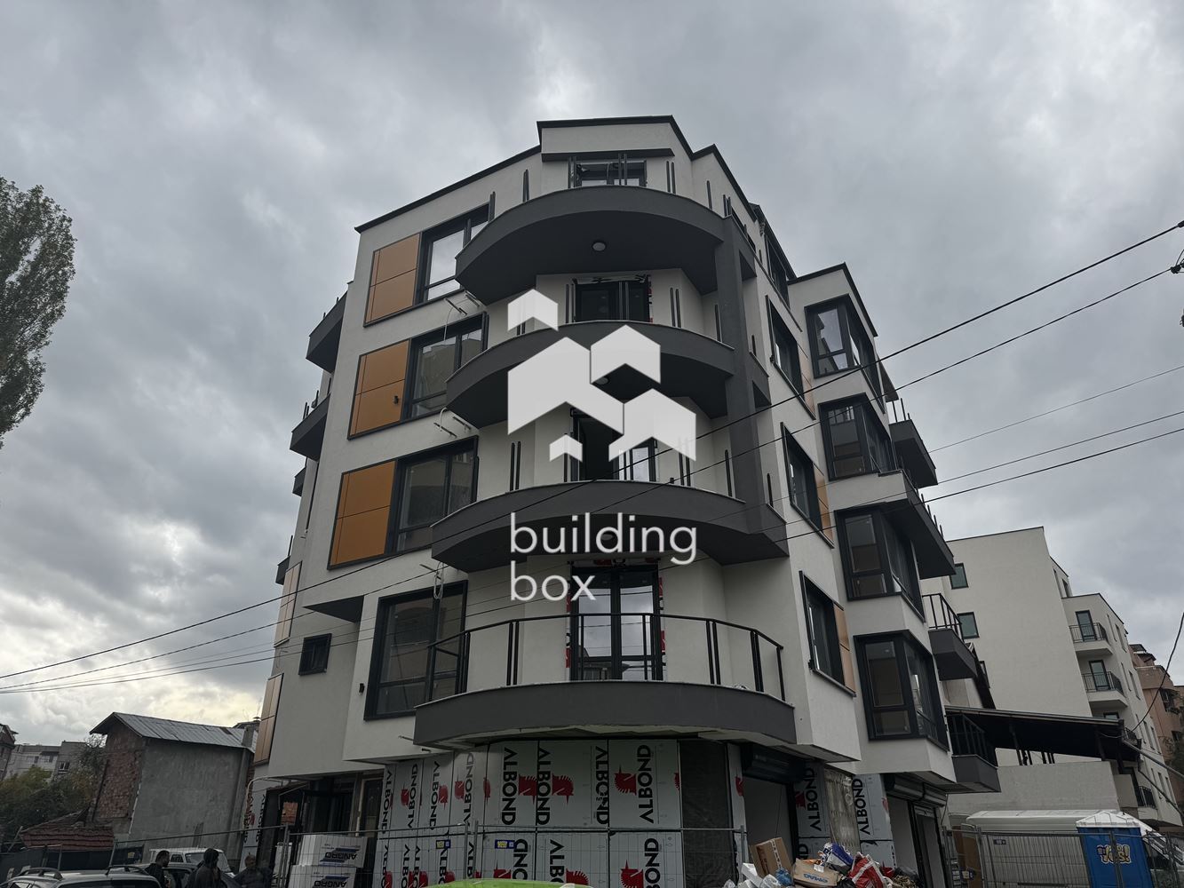 Тристаен апартамент – Люлин Център