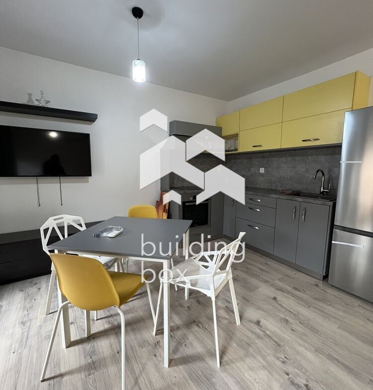 Дава под наем четиристаен апартамент - 0