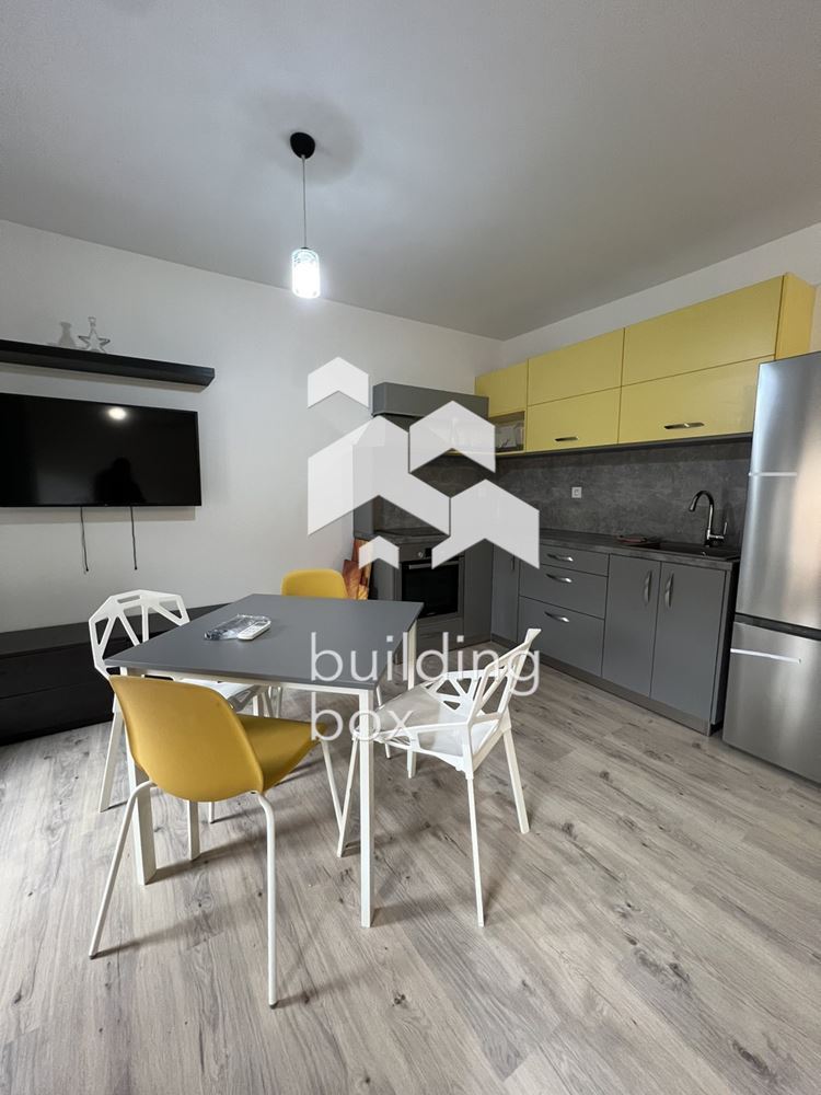 Дава под наем четиристаен апартамент - 0