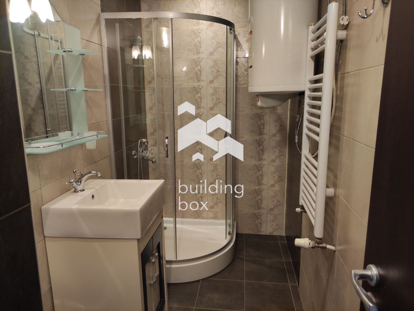 Четиристаен апартамент на изключително атрактивна локация - 0