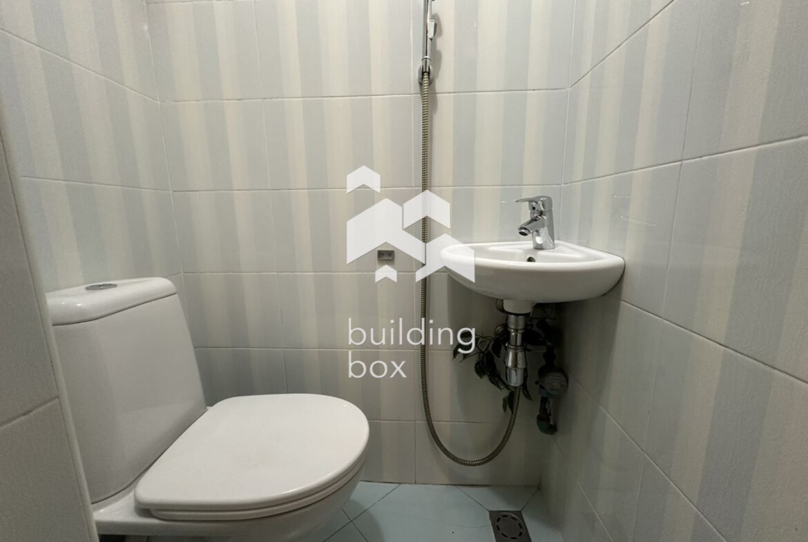 Тристаен апартамент на една от най - престижните локации - 0