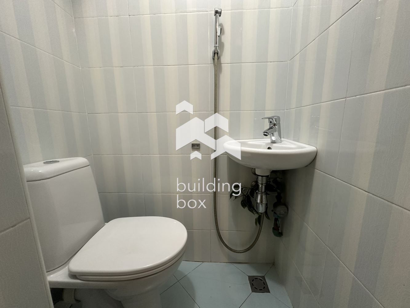 Тристаен апартамент на една от най - престижните локации - 0