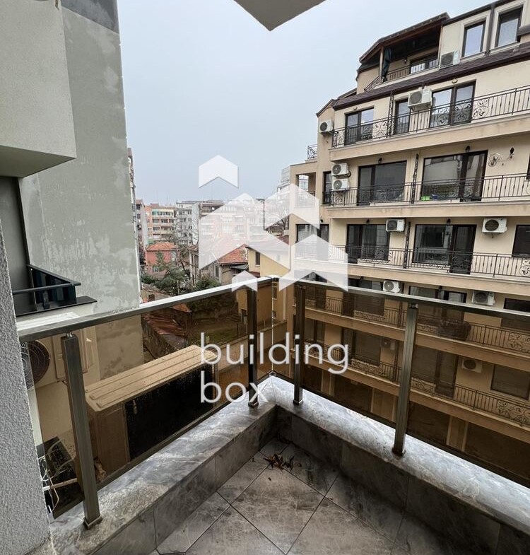 Дава под наем четиристаен апартамент - 0