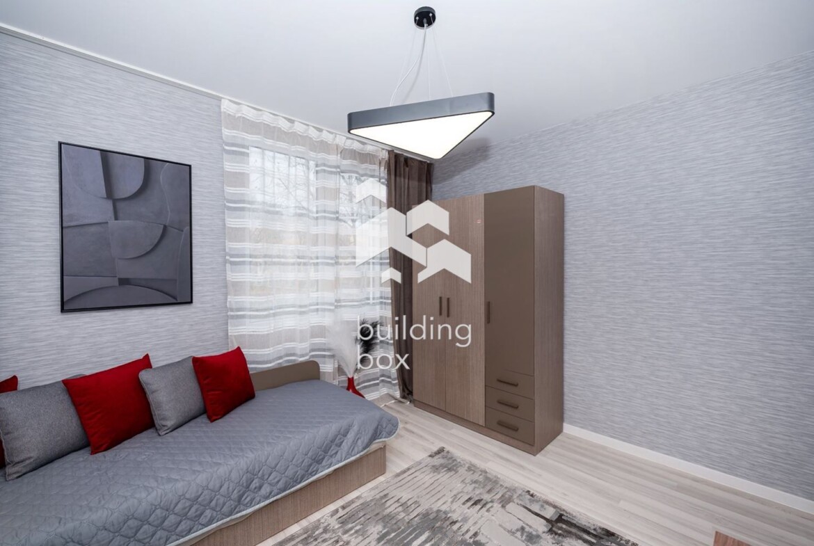 Тристаен обзаведен в малка тухлена сграда - 0