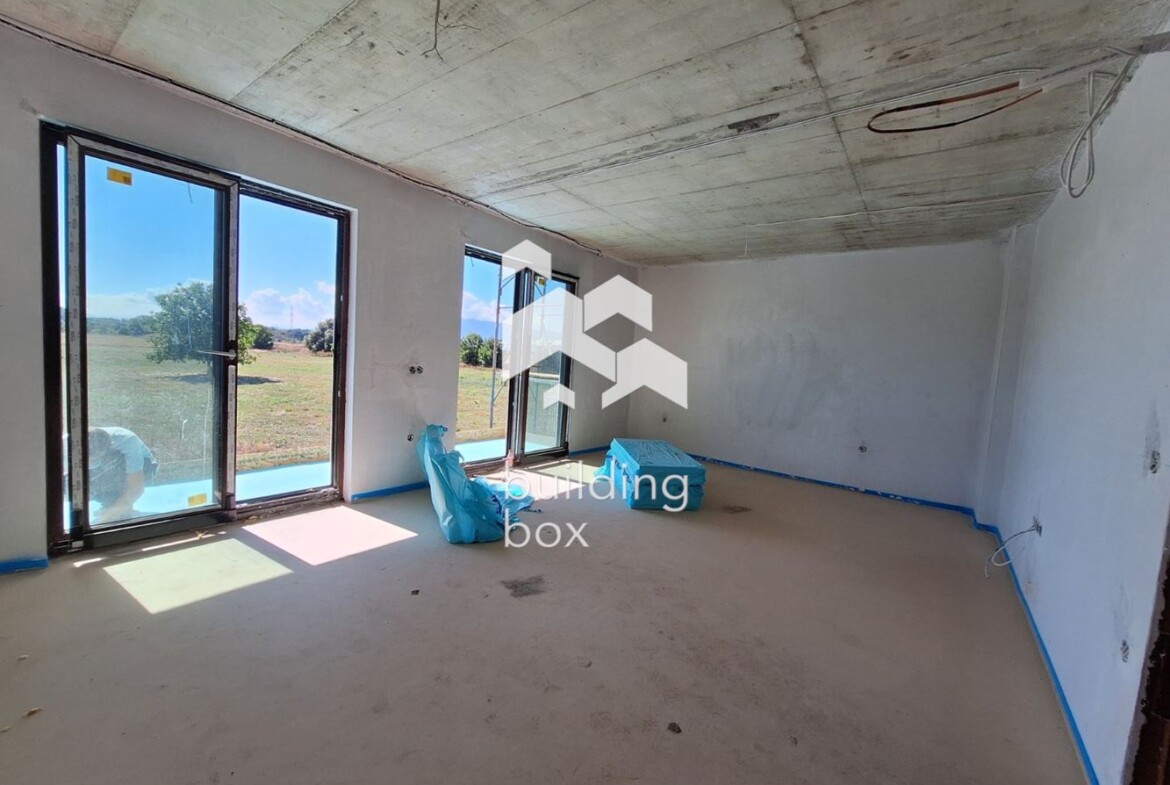 Тристаен апартамент - кв. Обеля - 0