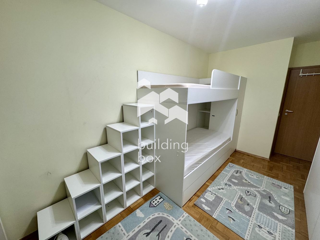 Двустаен апартамент в Банишора - 0