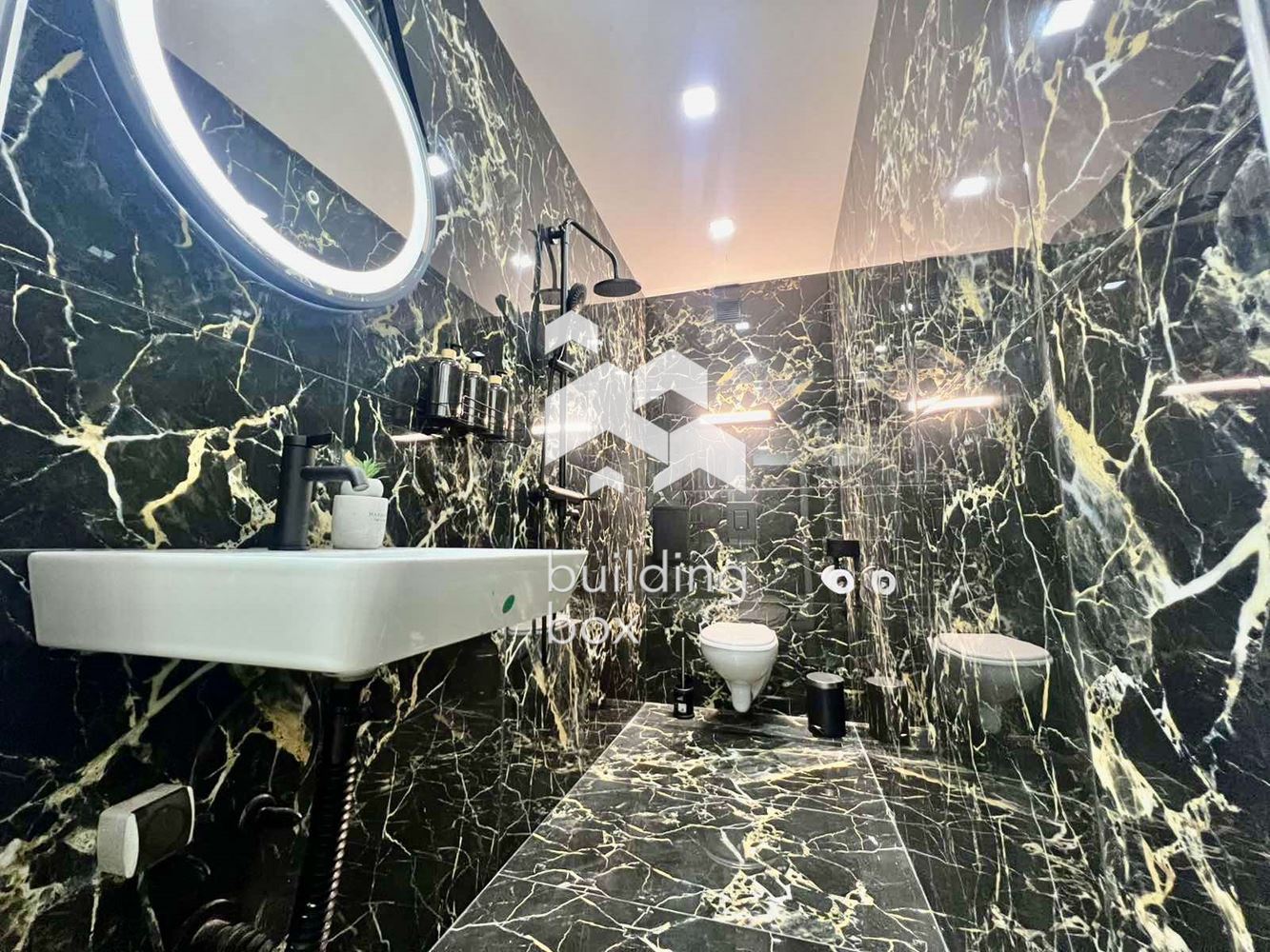 Тристаен апартамент в Център - 0