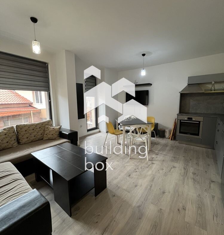 Дава под наем четиристаен апартамент - 0