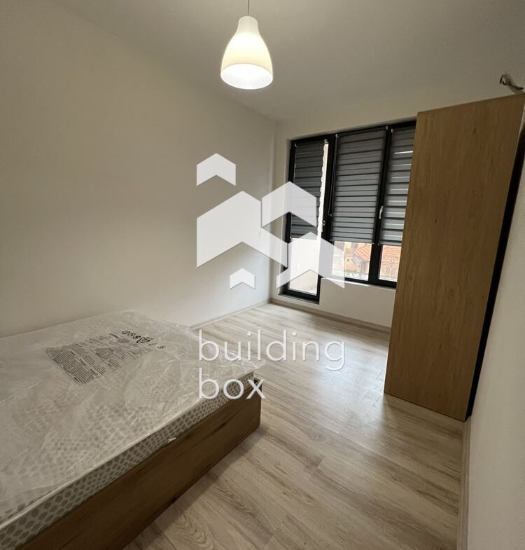 Дава под наем четиристаен апартамент до МУ Пловдив - 0