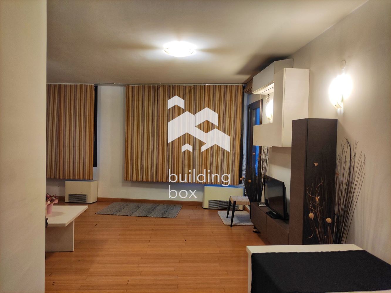 Просторен двустаен апартамент в комплекс "Силвър Сити" до Парадайс Център - 0