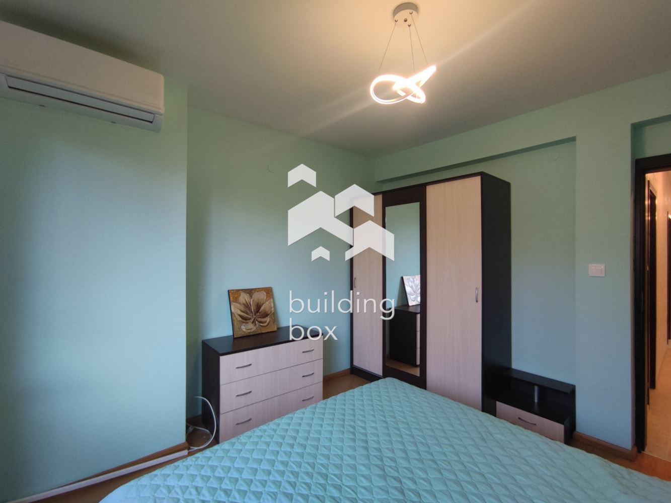 Четиристаен апартамент на изключително атрактивна локация - 0