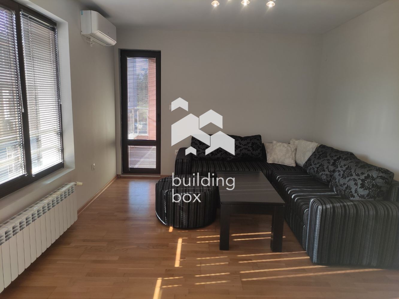 Четиристаен апартамент на изключително атрактивна локация - 0