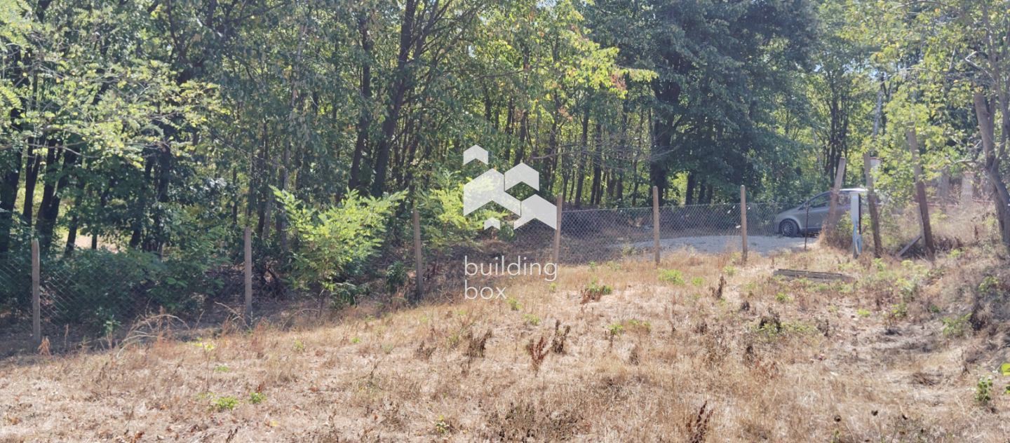 Продавам парцел в кв. Аспарухово, обл. Варна - 0