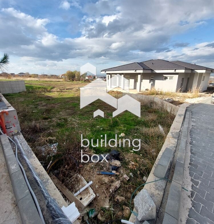 Едноетажна къща със страхотна панорама в Марково - 0