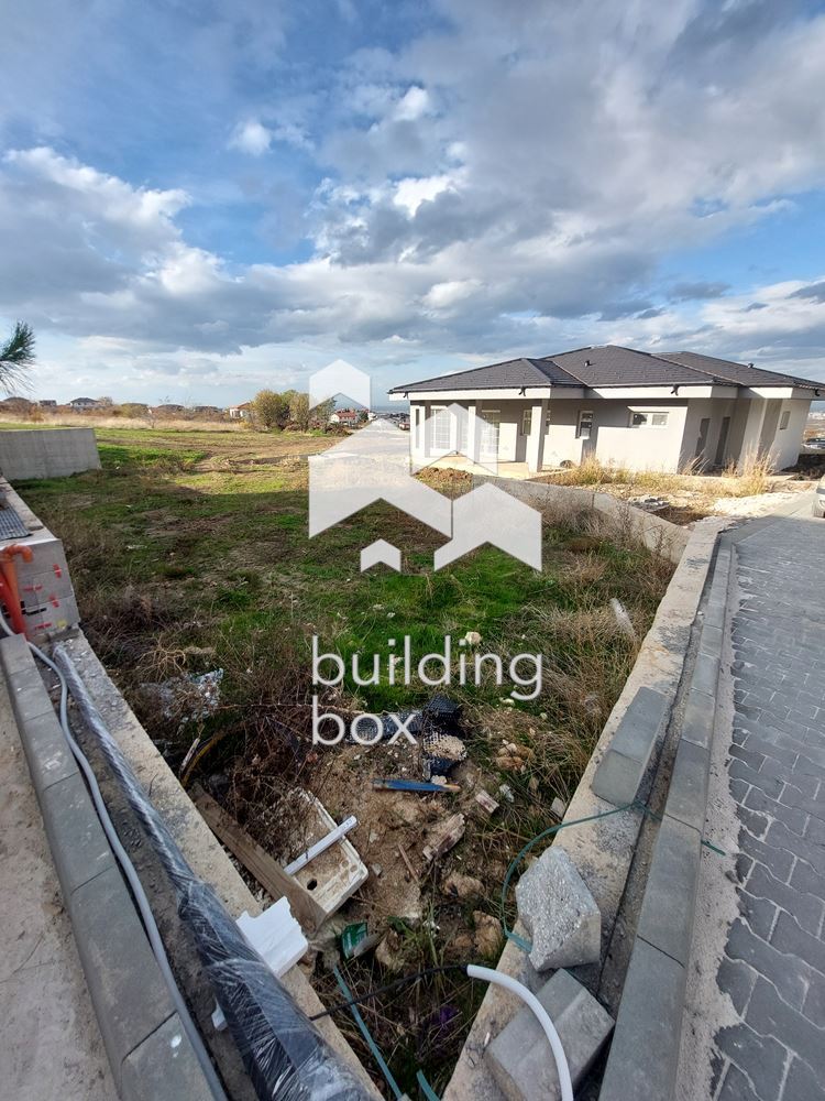 Едноетажна къща със страхотна панорама в Марково - 0