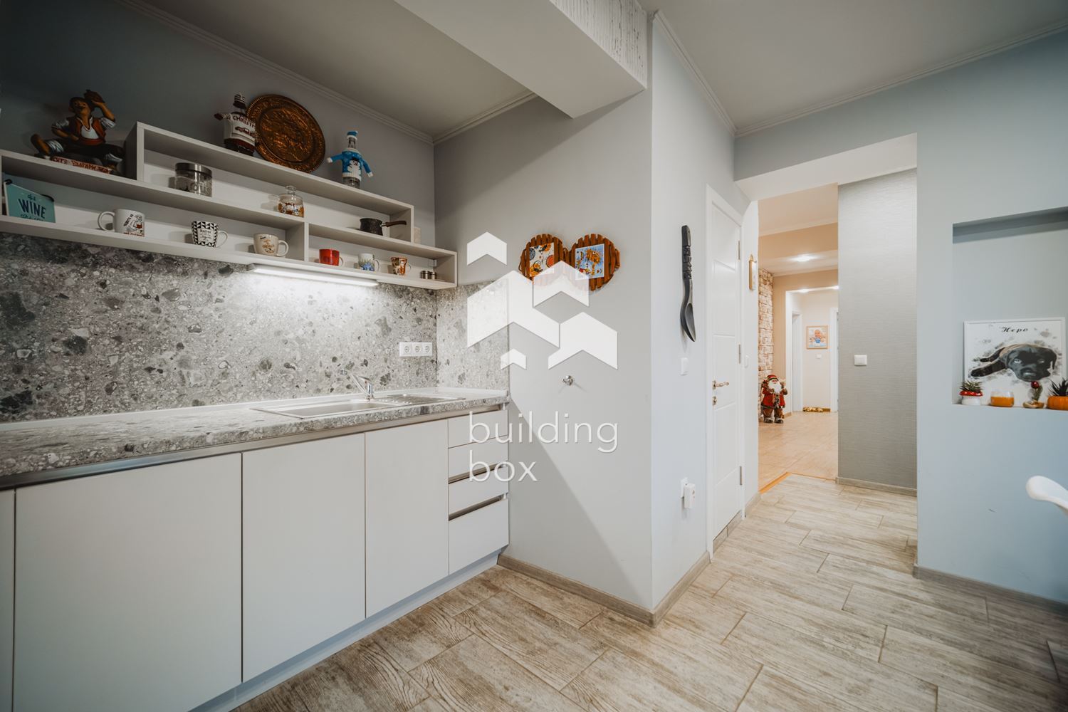 Къща сред зеленина и уют - 0