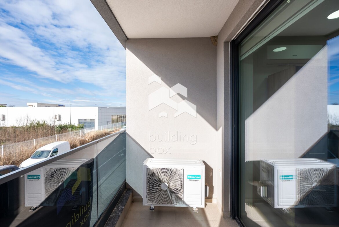 Двустаен апартамент в Азалия Парк. - 0