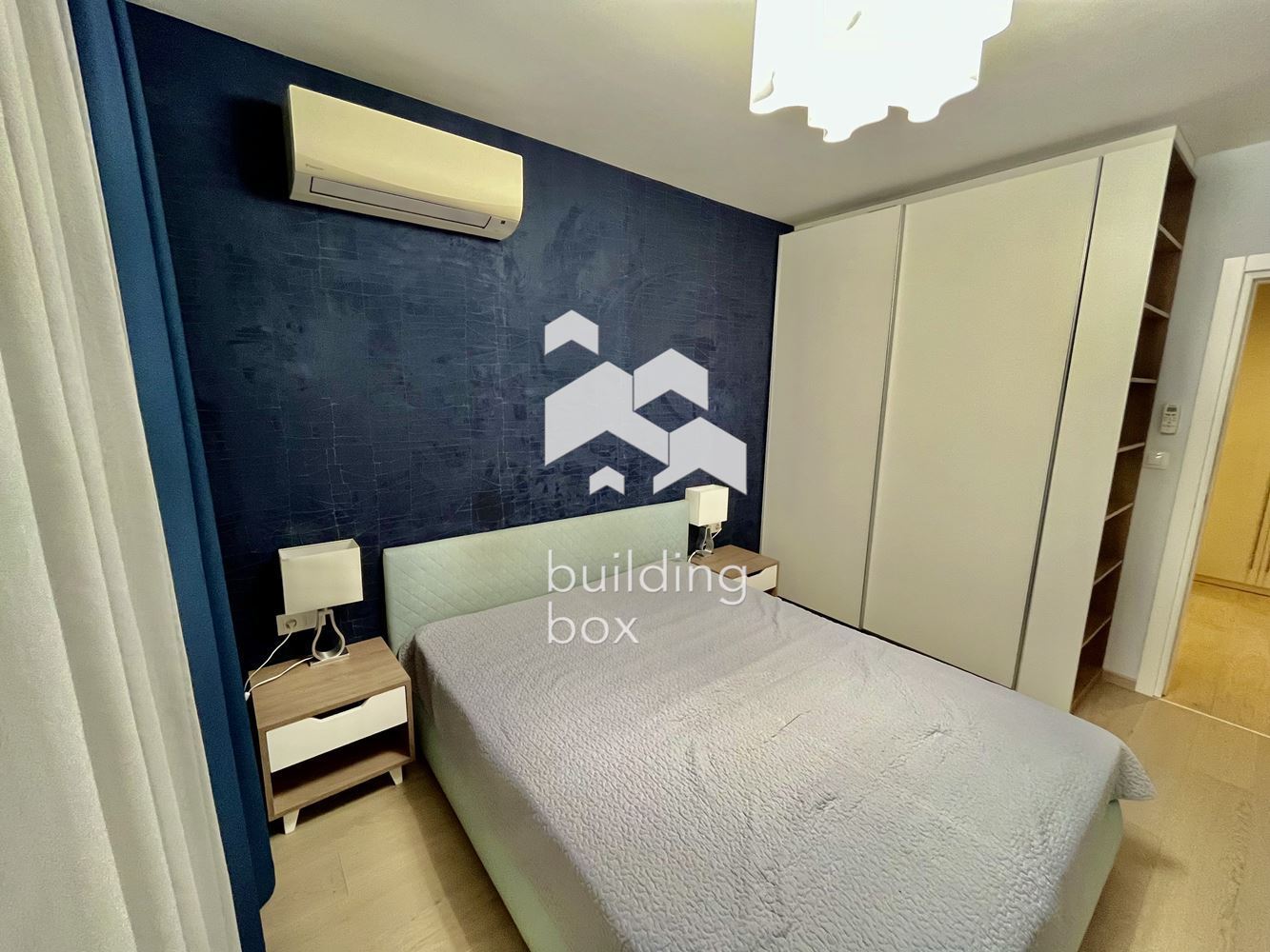 Тристаен, модерно обзаведен апартамент в престижна сграда на ул. Нишава - 0