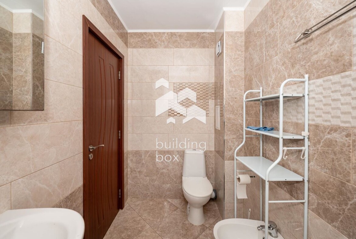 Тристаен обзаведен апартамент с акт 16 - 0