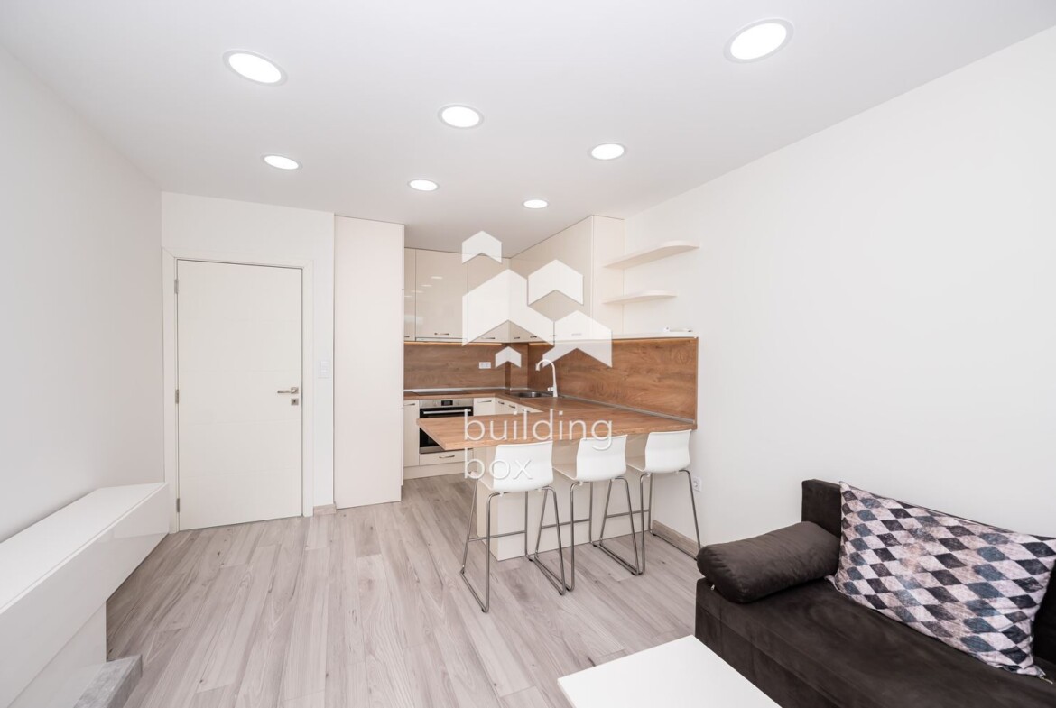 Двустаен апартамент в Азалия Парк. - 0