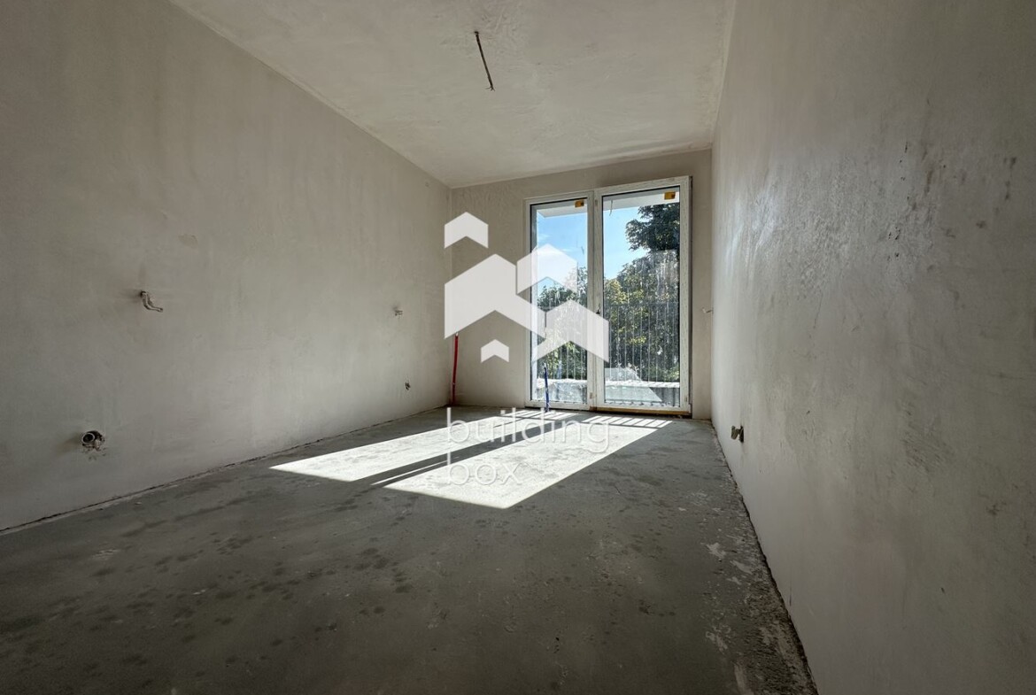 Тристаен апартамент до ключ - Център - 0