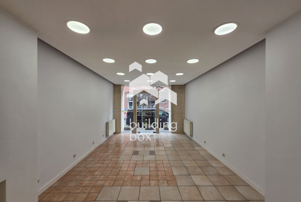 Магазин в идеален Център - 0