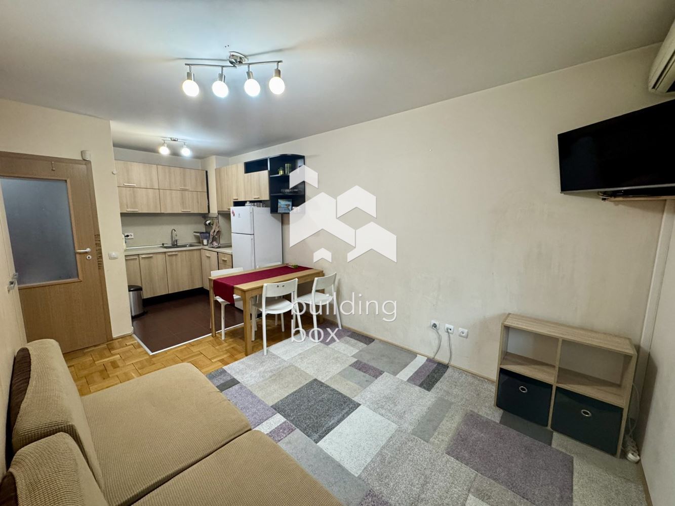 Двустаен апартамент в Банишора