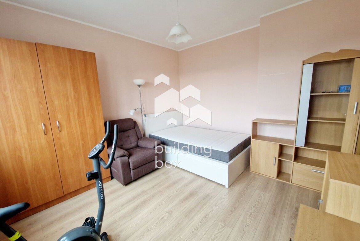 Просторен двустаен апартамент в Младост 1 - 0