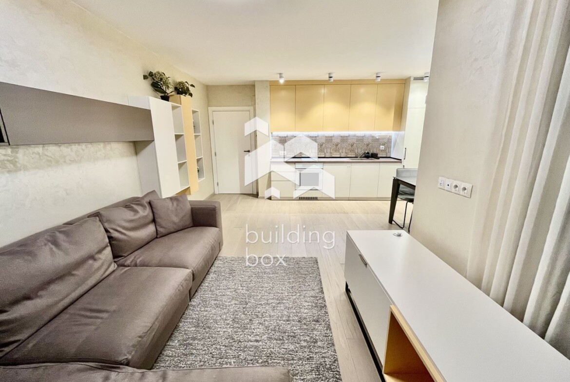 Тристаен, модерно обзаведен апартамент в престижна сграда на ул. Нишава - 0