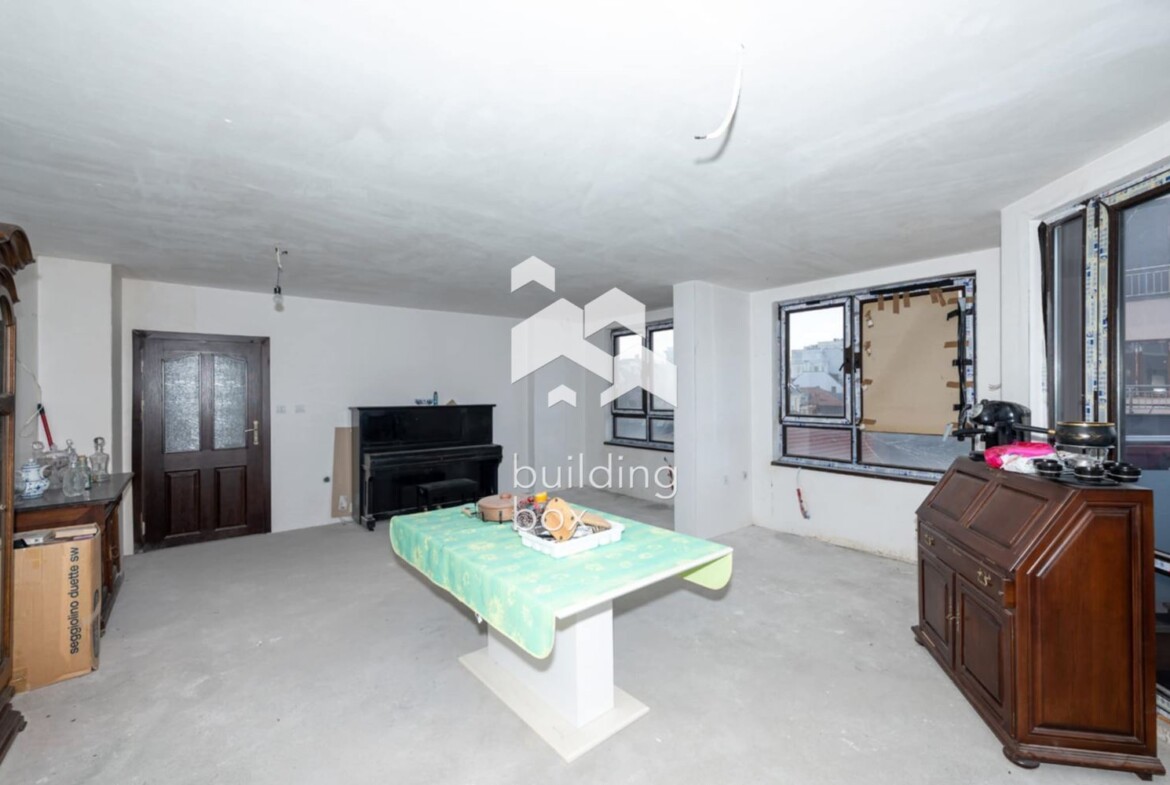 Четиристаен апартамент на идеален център - гр. Пловдив - 0