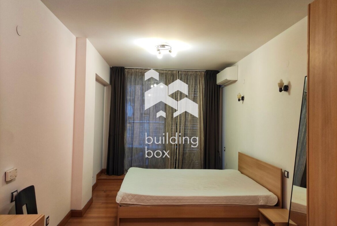 Просторен двустаен апартамент в комплекс "Силвър Сити" до Парадайс Център - 0