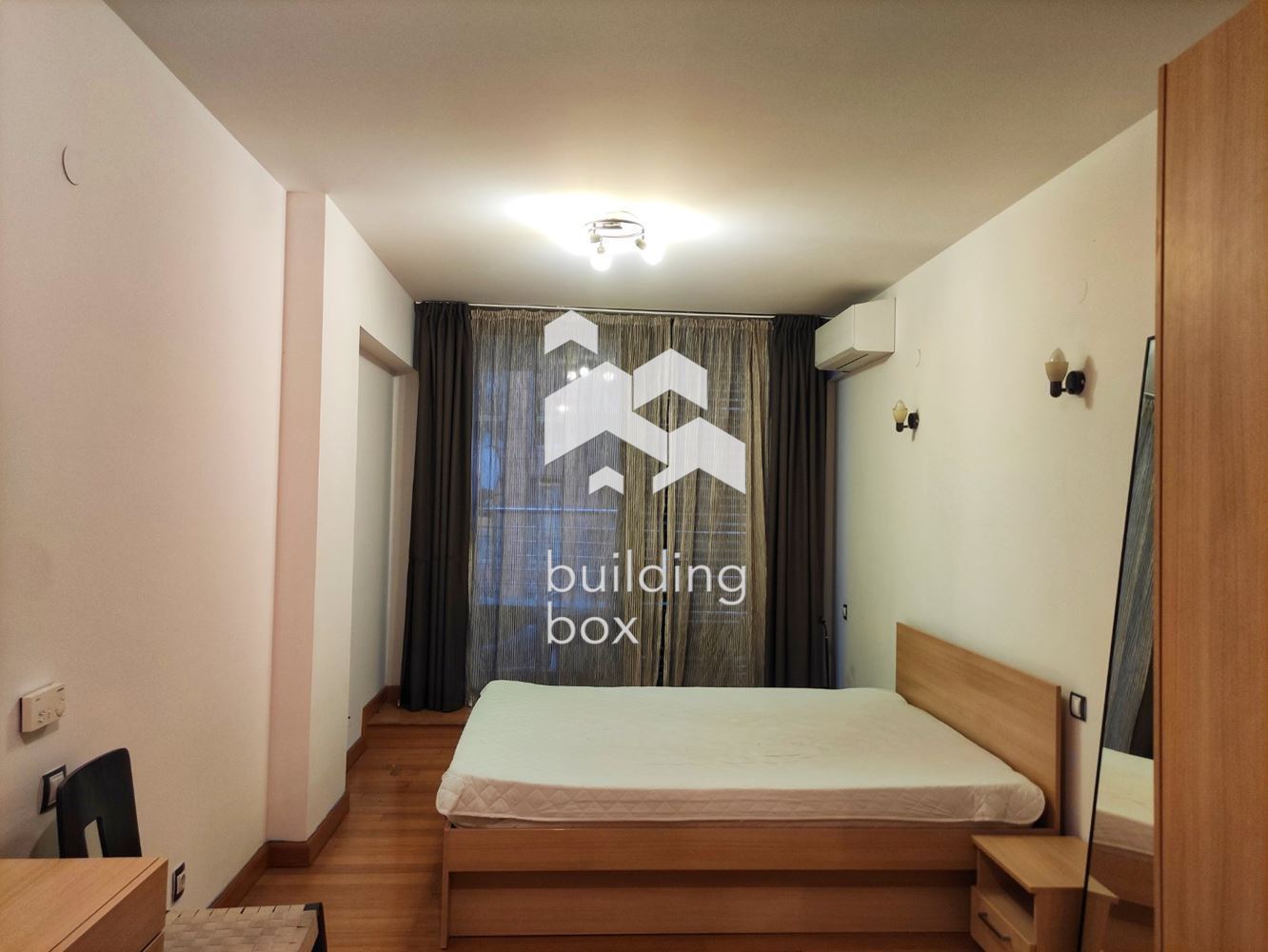 Просторен двустаен апартамент в комплекс "Силвър Сити" до Парадайс Център - 0