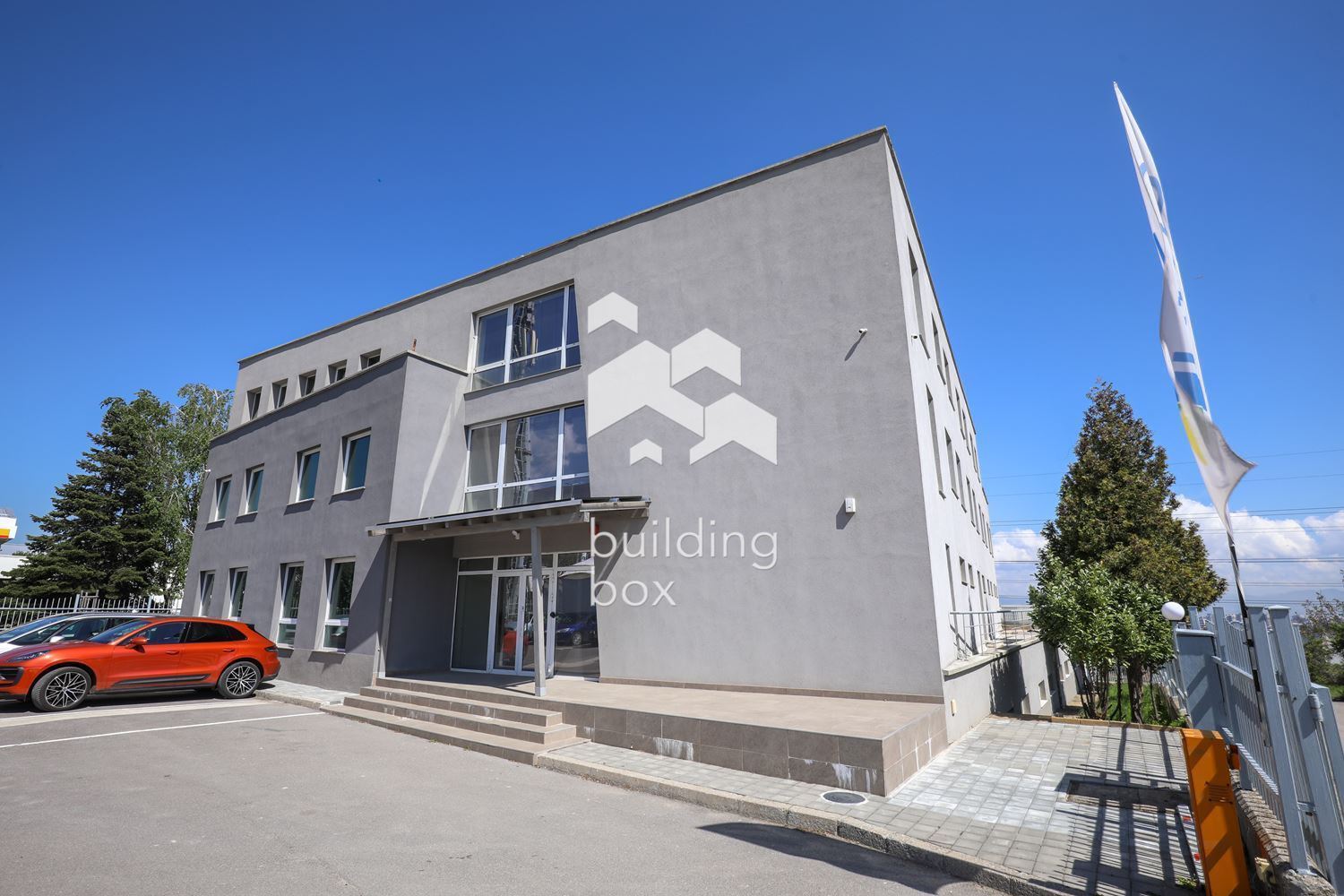 Луксозна Офис Сграда на Околовръстен Път