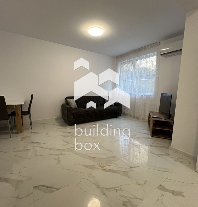 Двустаен апартамент под наем - 0