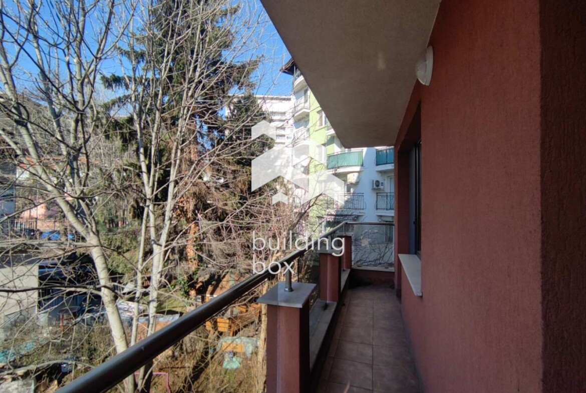 Четиристаен апартамент на изключително атрактивна локация - 0