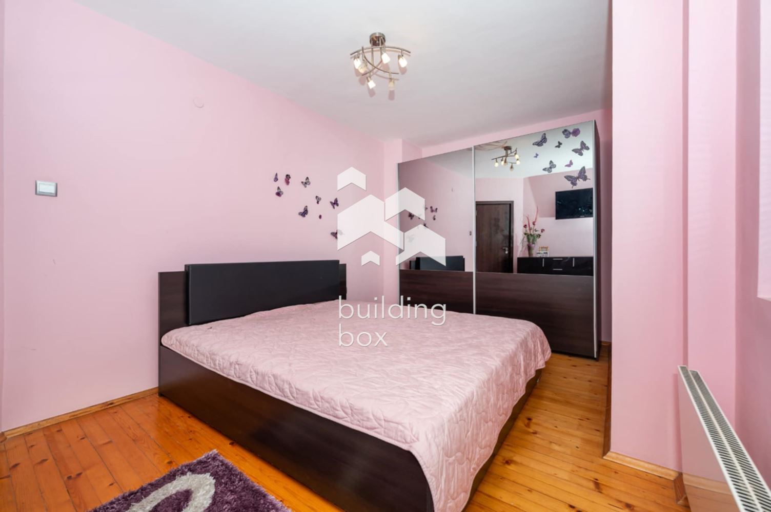 Обзаведен тристаен на 5 минути пешеходно разстояние от казино "Риц" - 0