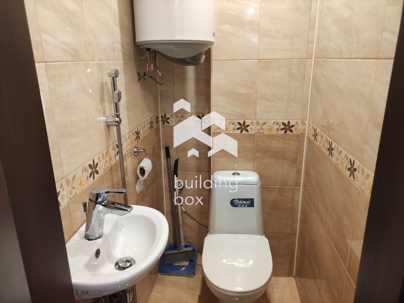 Четиристаен апартамент на изключително атрактивна локация - 0