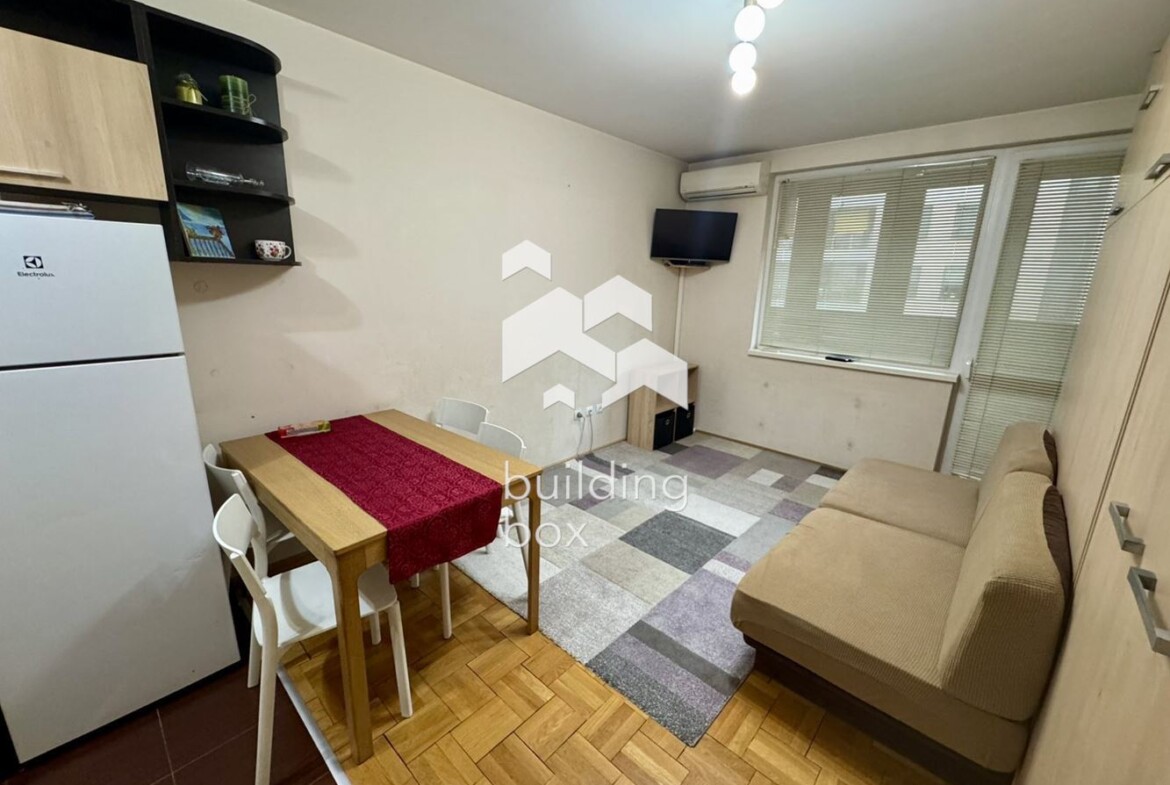 Двустаен апартамент в Банишора - 0