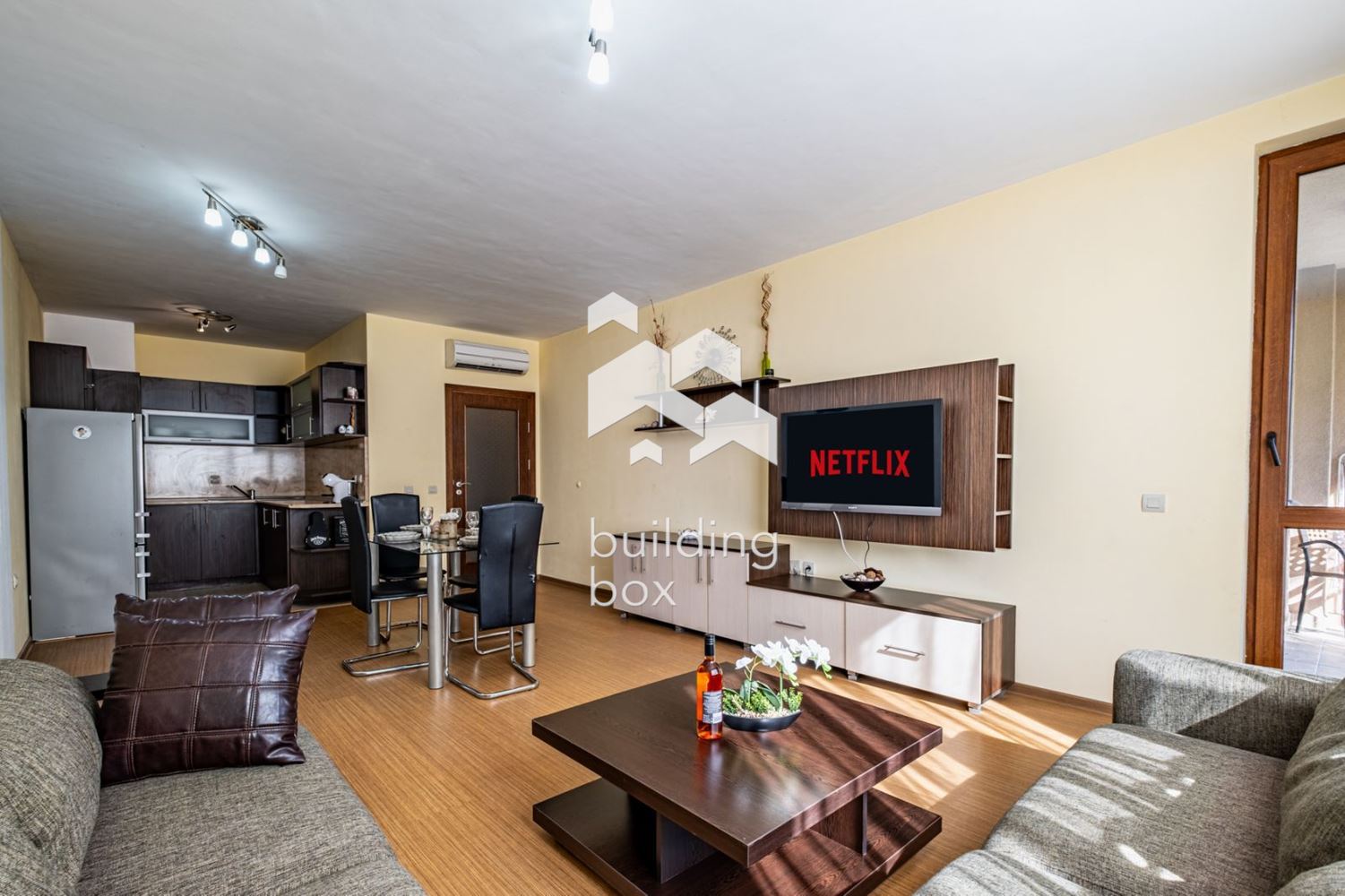 Двустаен апартамент до магазин LIDL в Св.св. Константин и Елена - гр.Варна - 0