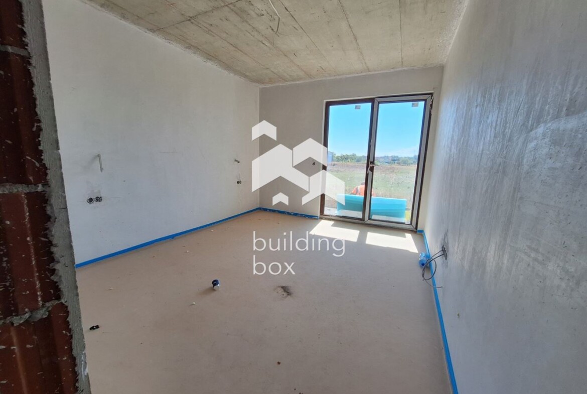 Тристаен апартамент - кв. Обеля - 0