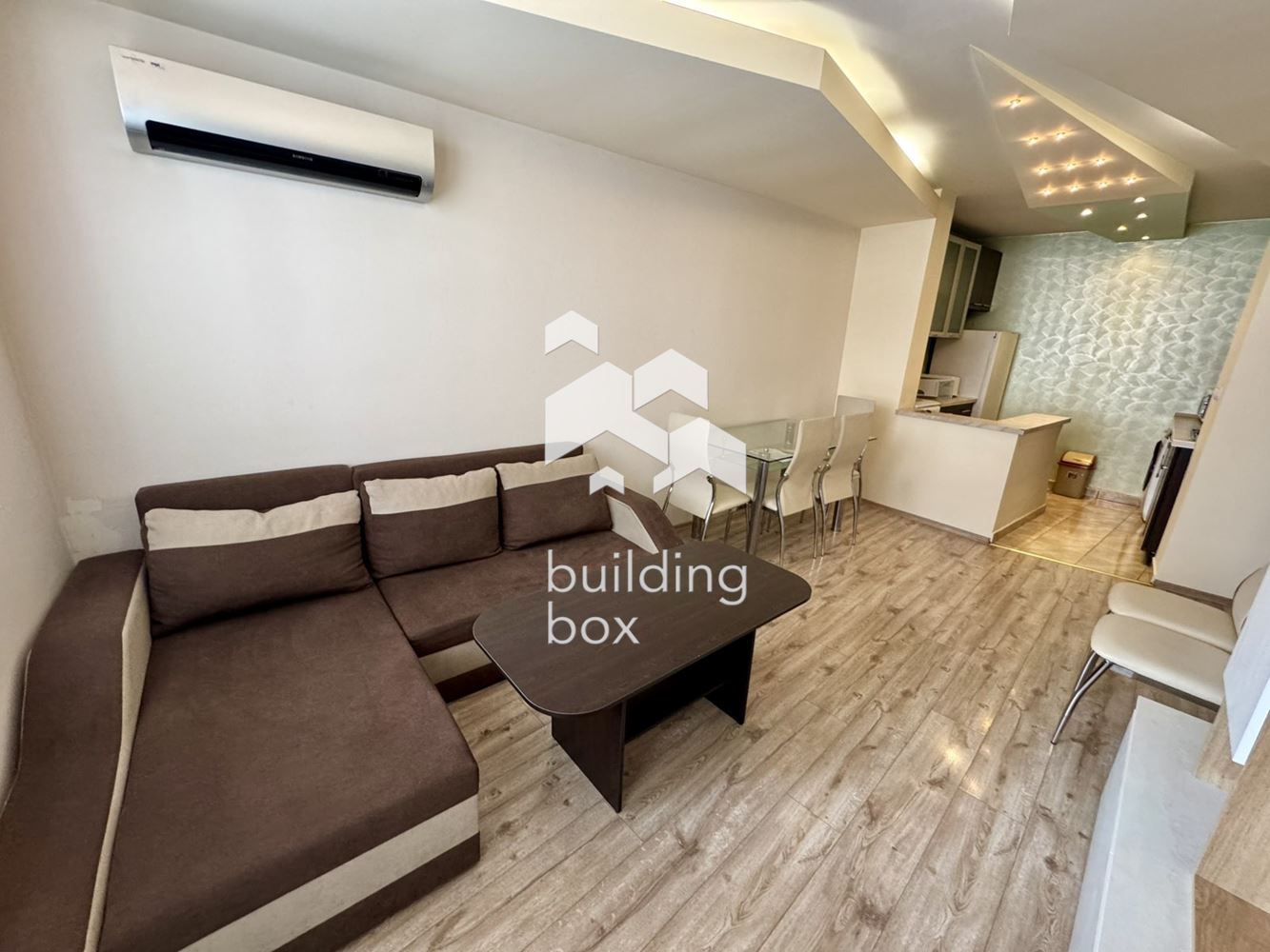 Двустаен апартамент в кв. Редута