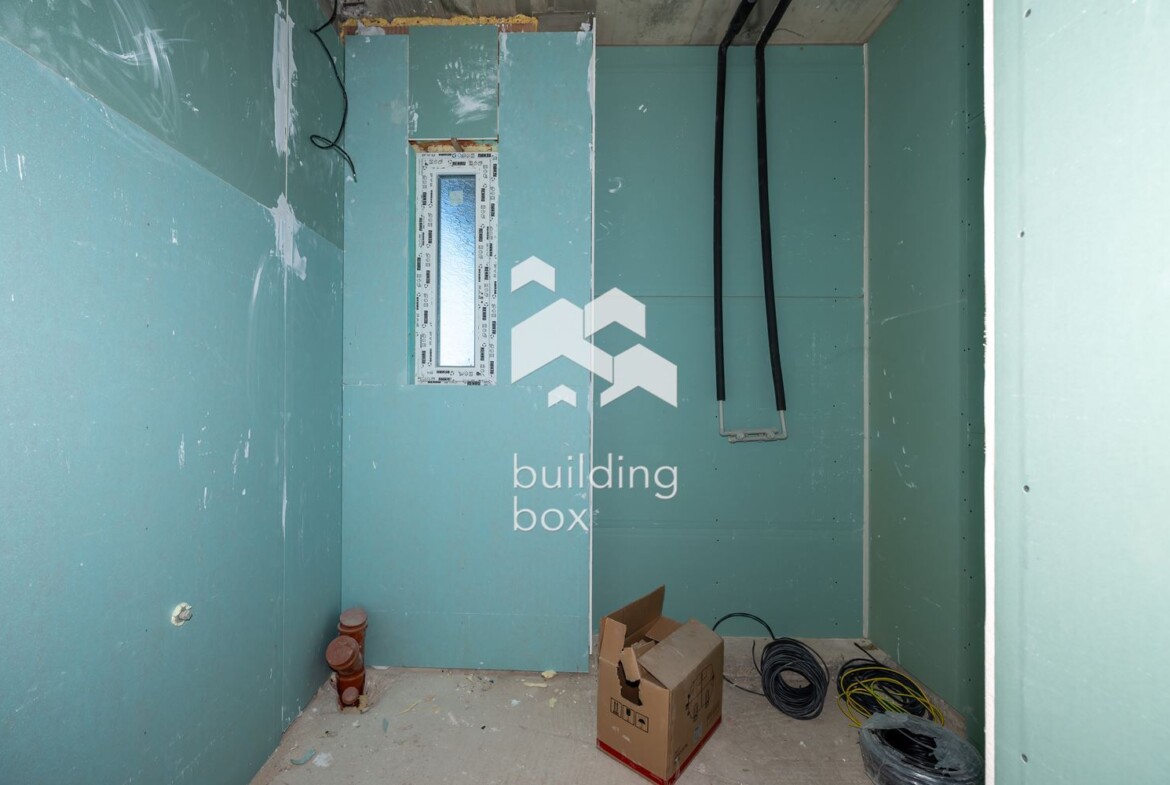 Едноетажна къща със страхотна панорама в Марково - 0