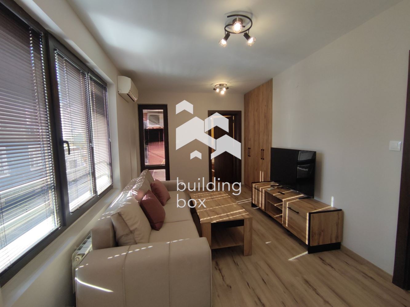 Двустаен апартамент на изключително атрактивна локация - 0