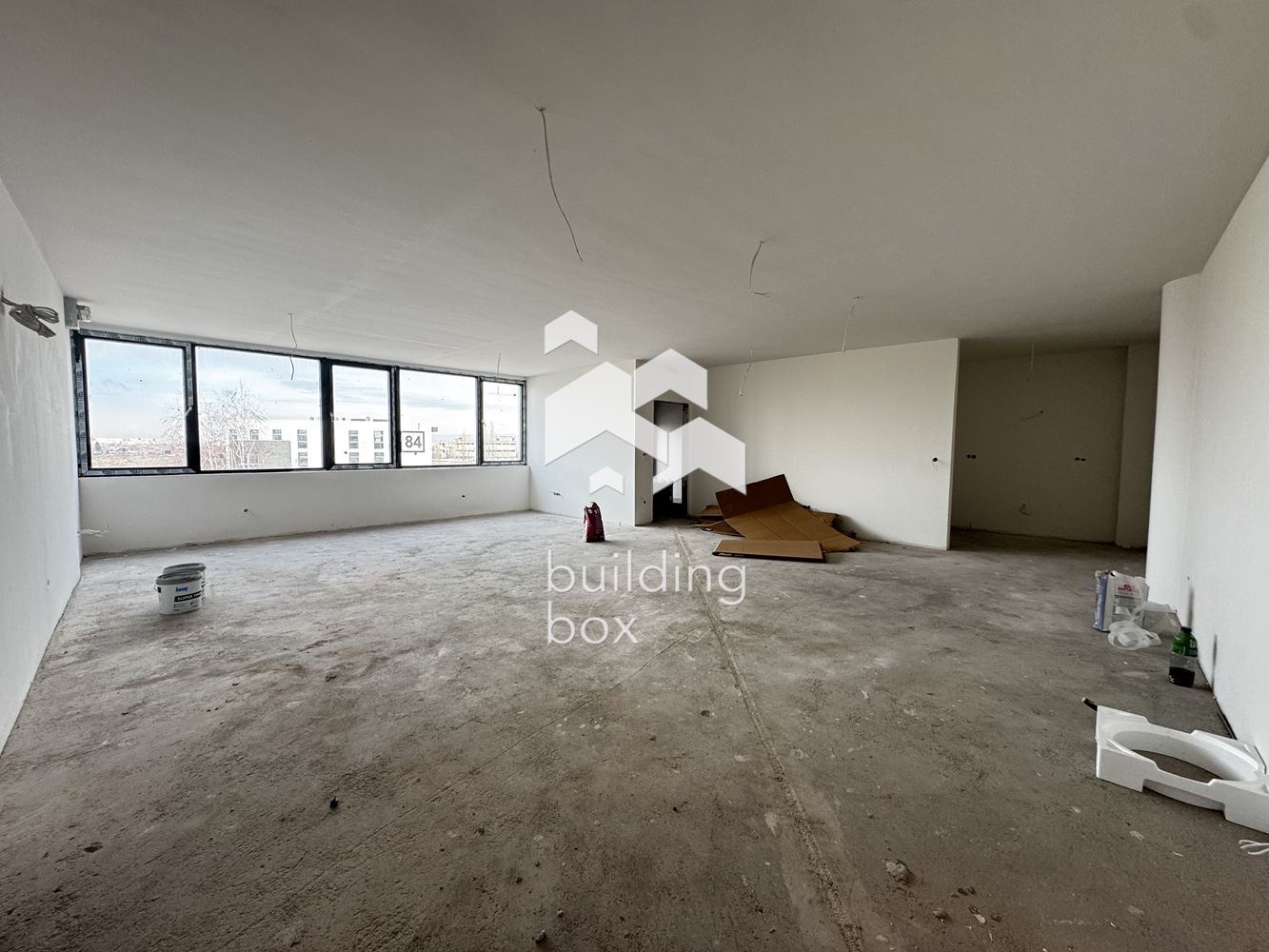 171м2 Тристаен апартамент в кв. Дружба 1 за 307 000 Е