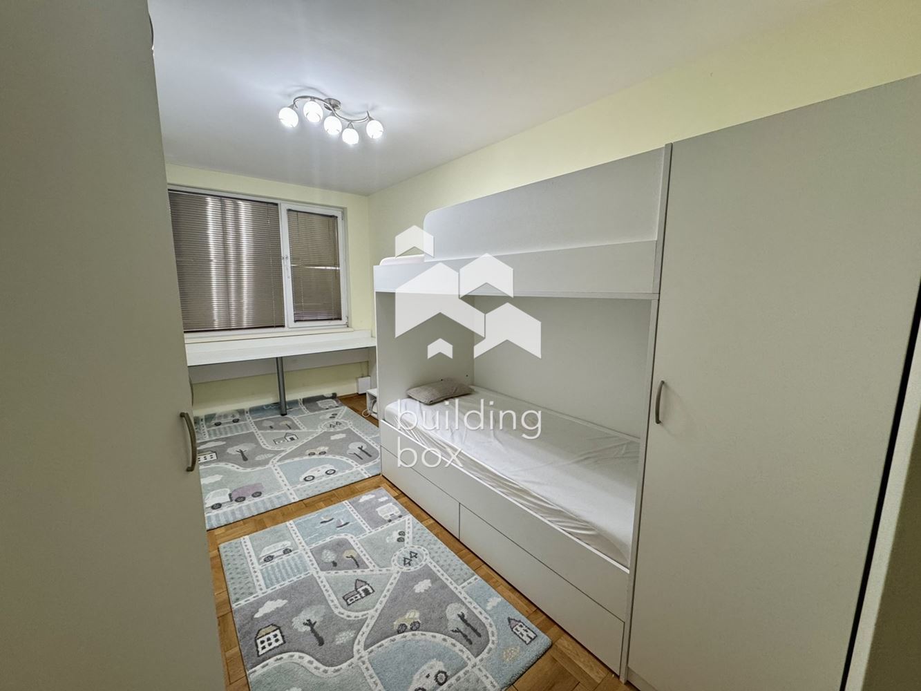 Двустаен апартамент в Банишора - 0