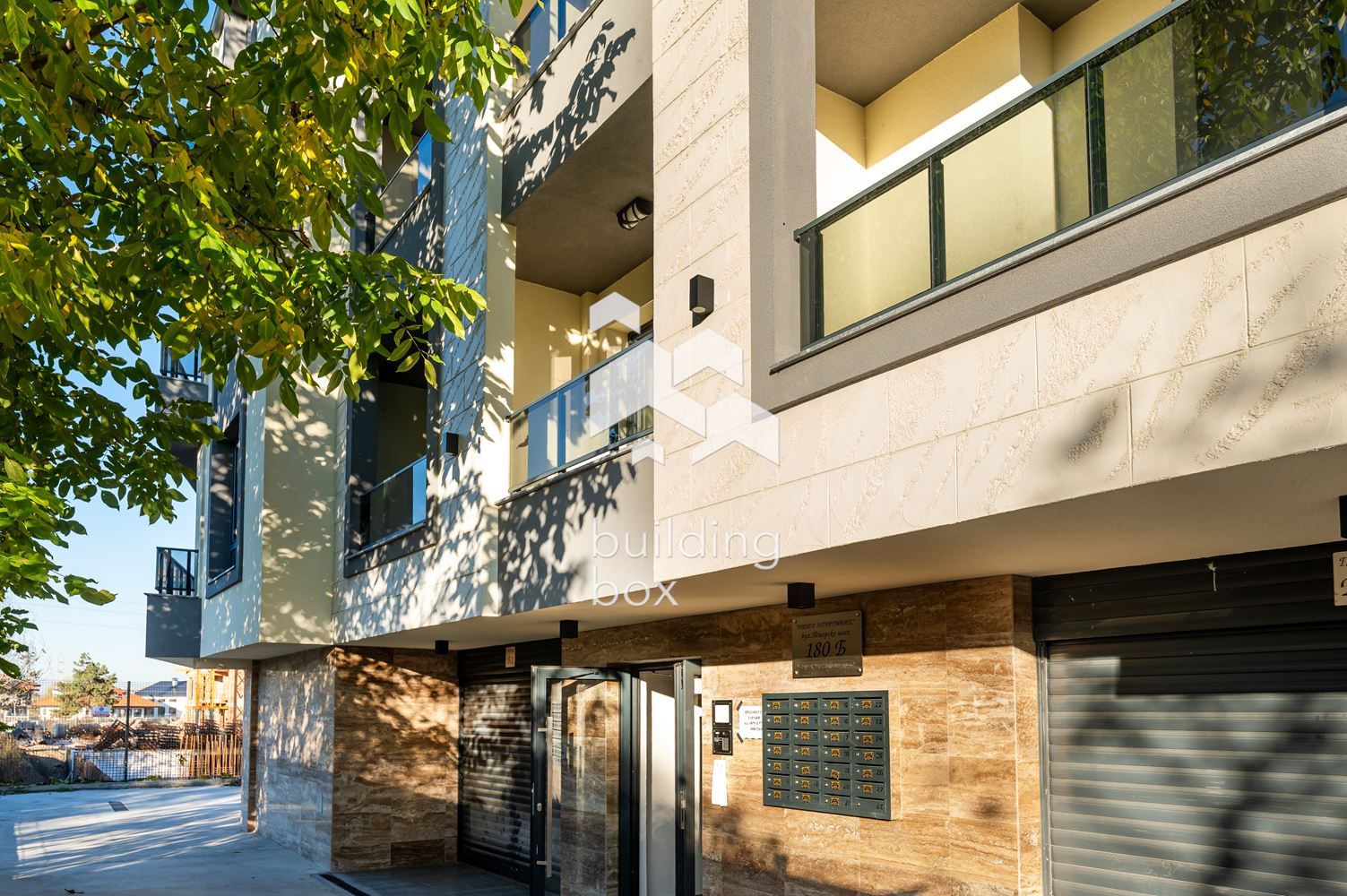 Голям двустаен апартамент довършен до ключ – “Христо Смирненски”