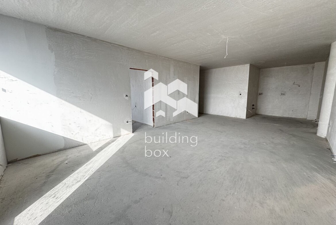 Тристаен апартамент в кв. Дружба 1 - 0