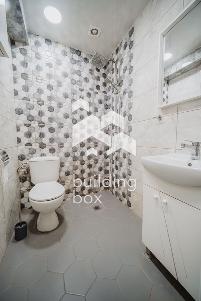 Къща сред зеленина и уют - 0