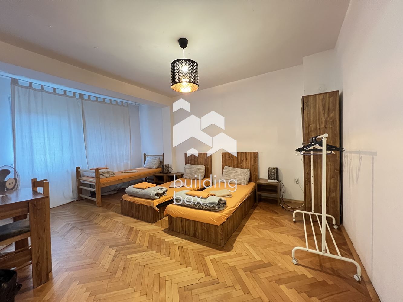 Тристаен апартамент до църквата „Св. Неделя“ - 0