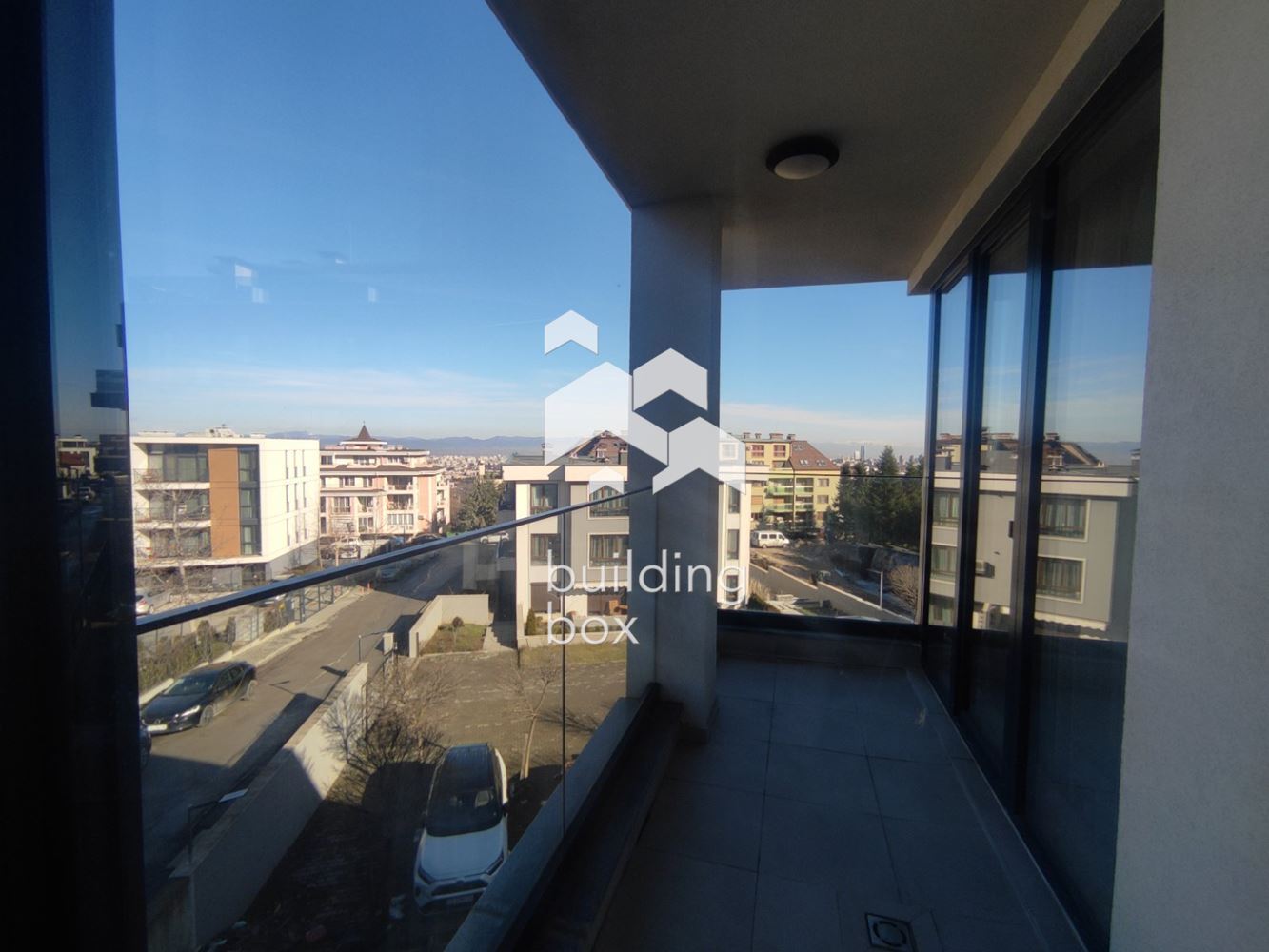 Изключително просторен и модерен тристаен апартамент в кв. Драгалевци - 0